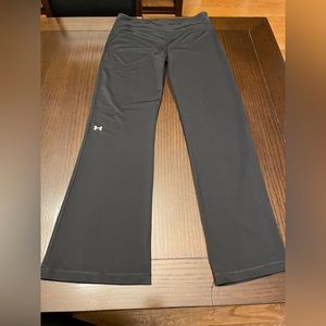 Womens medium short under armour pants